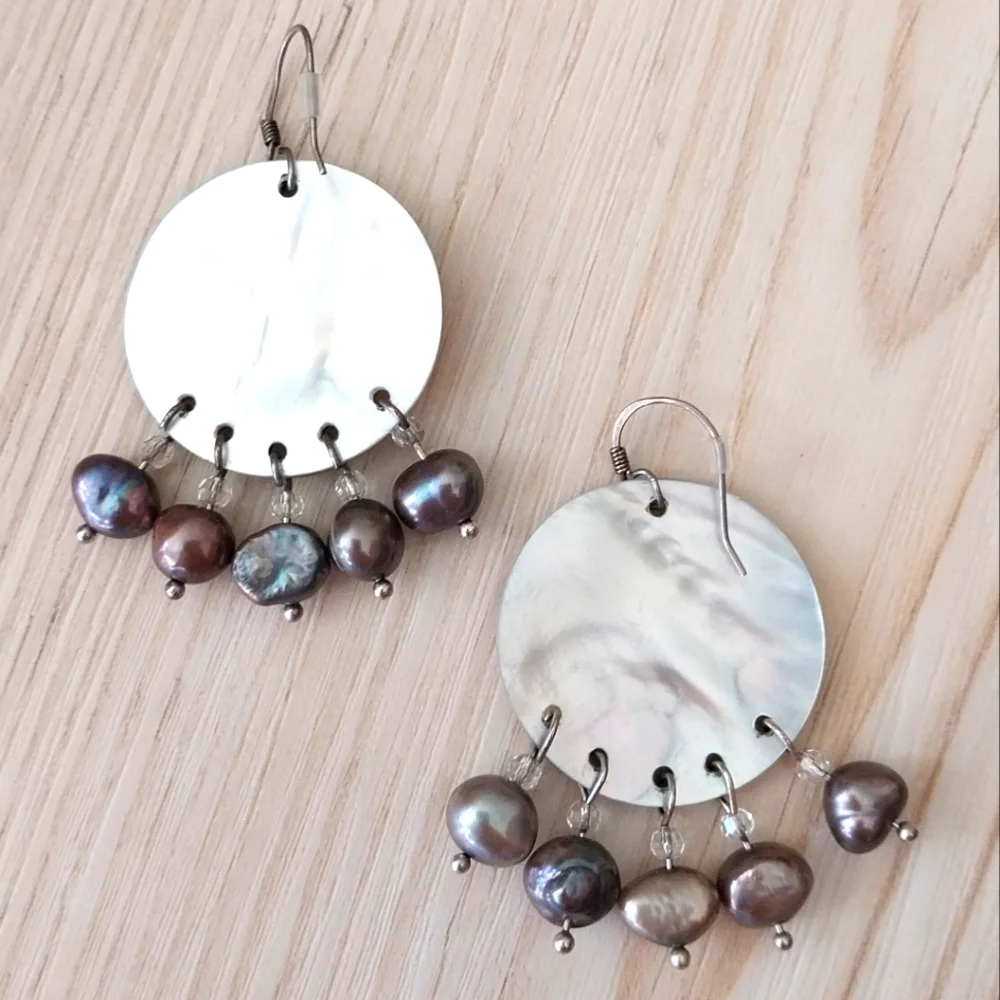 Shell Earrings - Picture 2 of 5